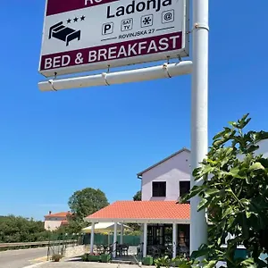 Ladonja Bb Rooms, Family Run Rovinjsko Selo